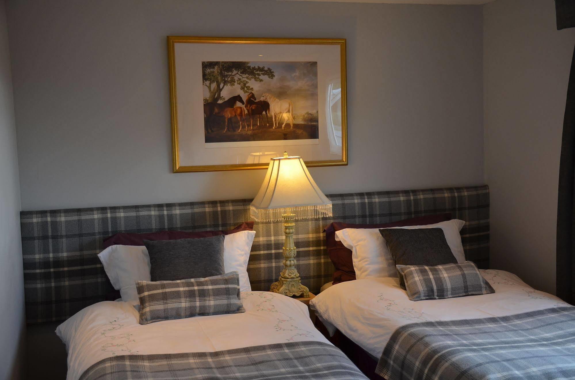 Scottish Equi B&B Lanark Exterior foto